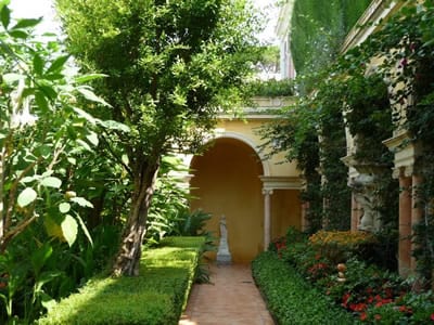 The beautiful Ephrussi Rothschild villa and gardens in Cap Ferrat.Join us on our 2018 Monaco Historique grand prix tour.