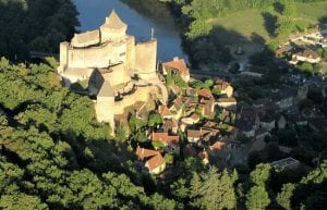 Here we visit the amazing medieval fortified chateau which was in English hands during the 100 years war, and, now a museum, is open to the public.