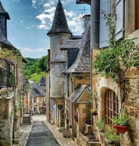 Turenne, join us on our Dordogne tour